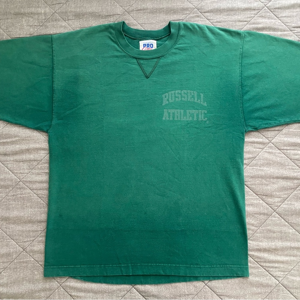 RARE Russell Athletic PRO -  Oversized Relaxed Fit Vintage T-Shirt -Size Medium